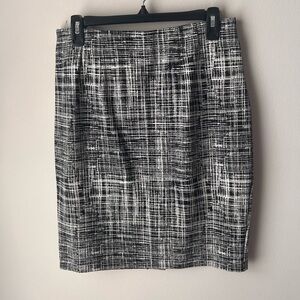 Amanda & Chelsea Black and White Pencil Skirt